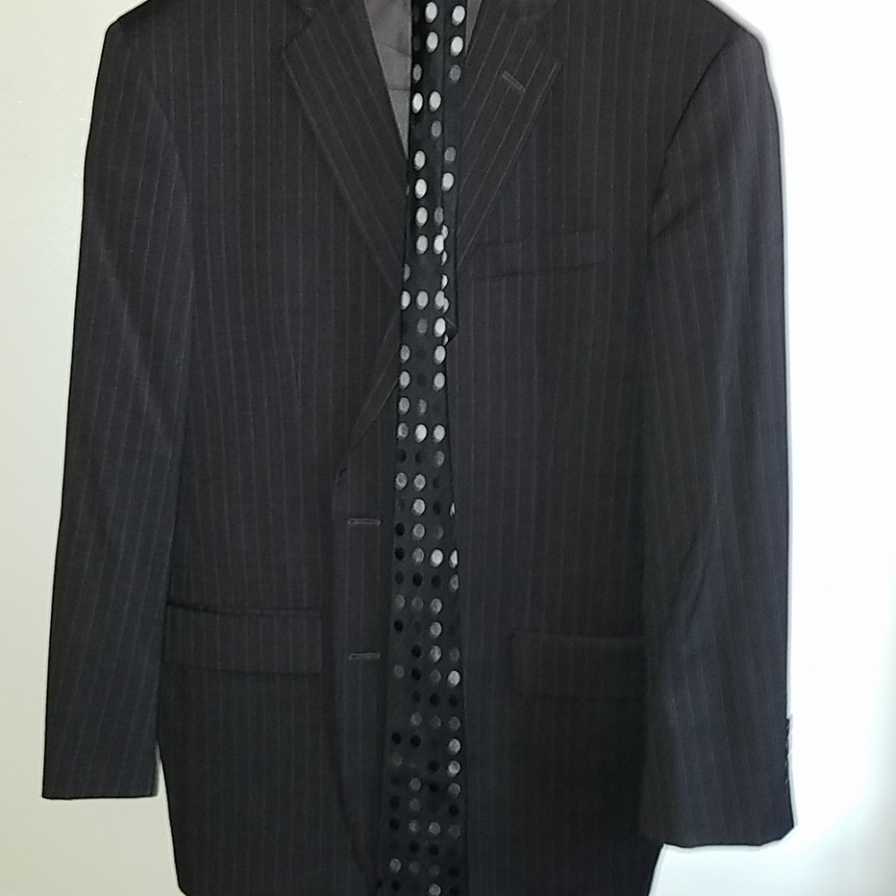 Brooks Brothers suit w/tie